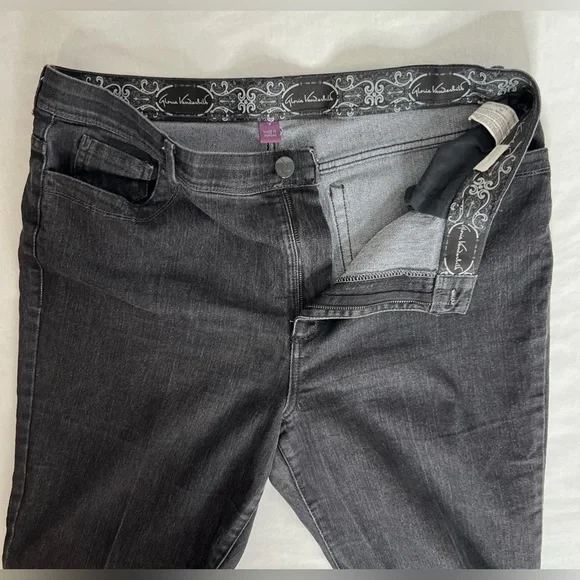 Gloria Vanderbilt Straight Leg Jeans Women's 18 Average Black 5-Pocket High Rise - Picture 4 of 10